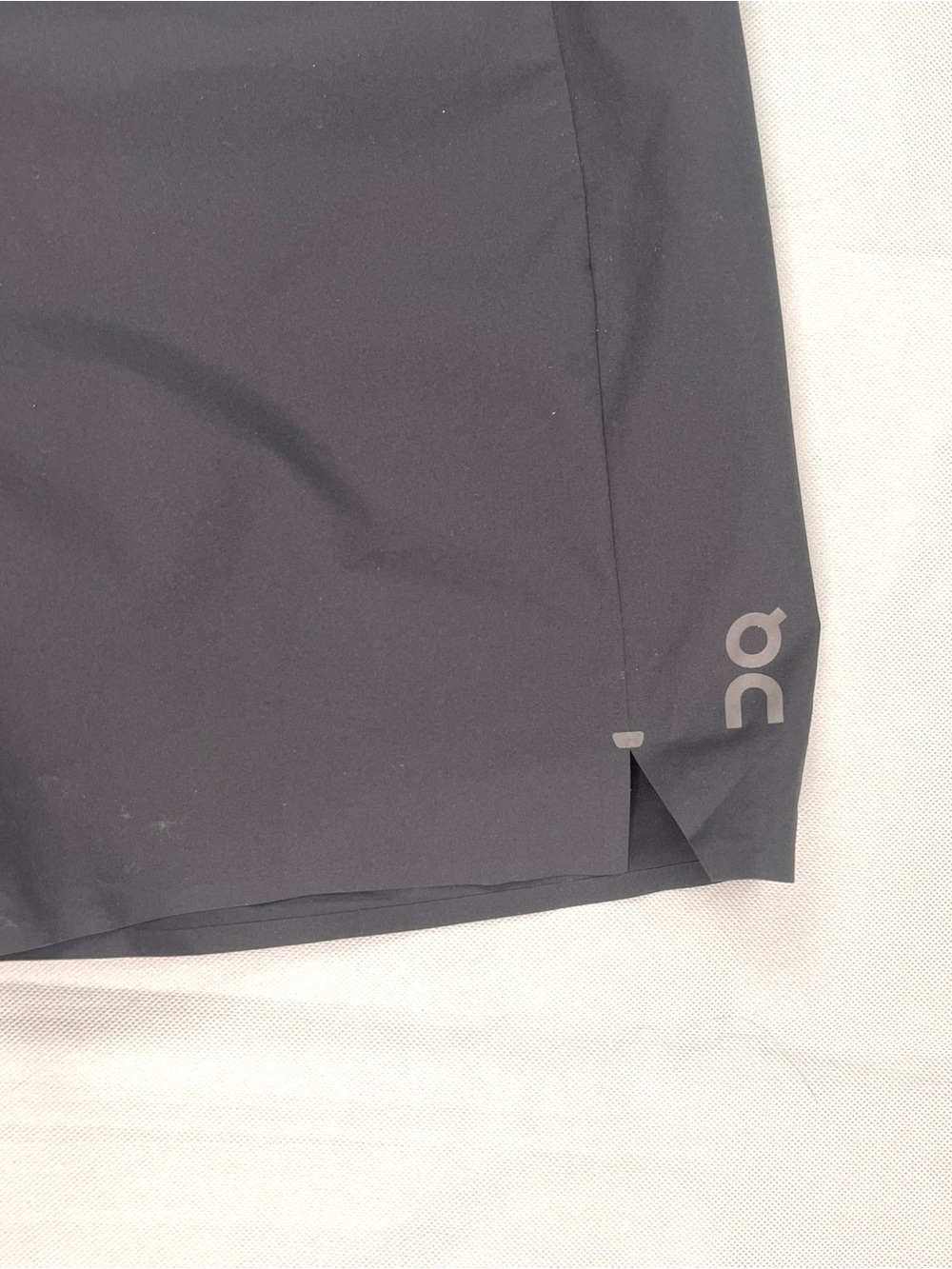 ON Cloud Running Hybrid Shorts Men's L Large Black Athletic Training Gym Workout - Picture 3 of 10